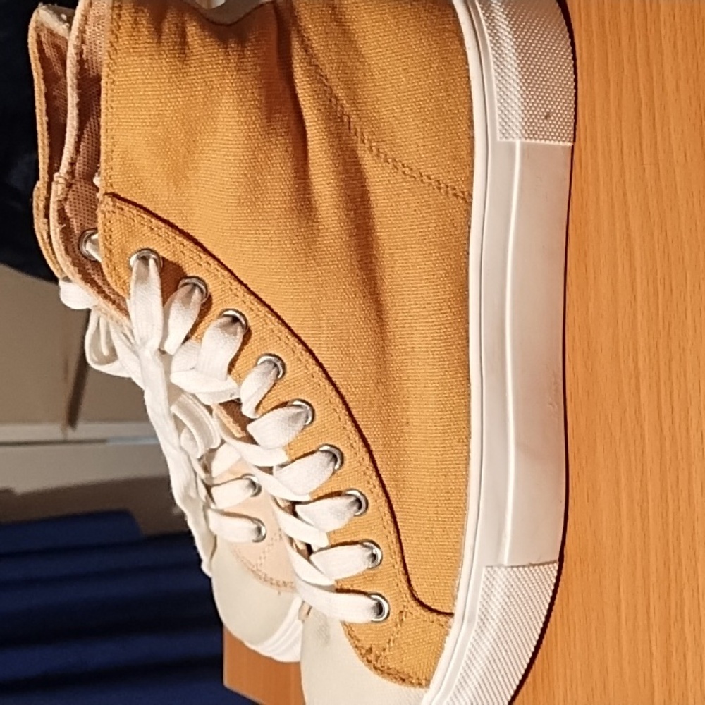 Coconuts by Matisse Tan and White Sneakers Classic High-Top Like New Unisex 6.5. - Picture 4 of 6